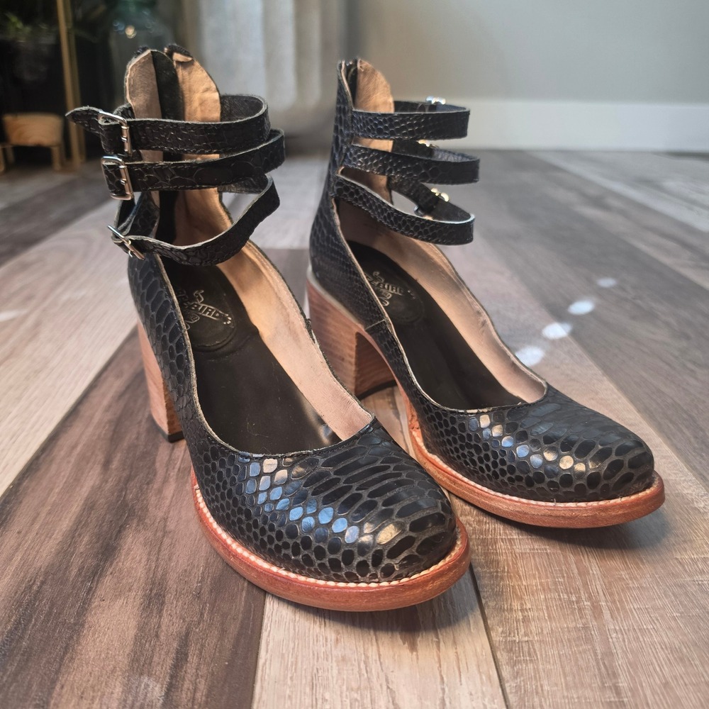 Freebird Randi Heels Womens 10 Black Snake Leather Triple Buckle Excellent
